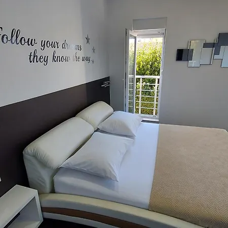 Pensjonat Sunny Spell With Free Parking And Garden Zadar