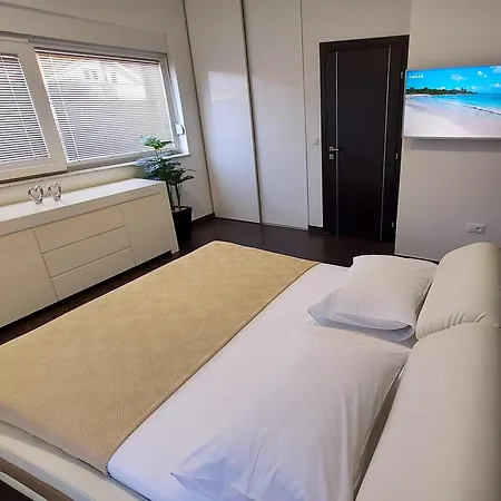 Sunny Spell With Free Parking And Garden Pensjonat