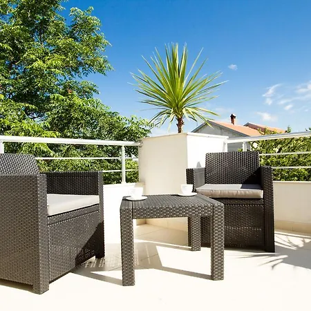 Pensjonat Sunny Spell With Free Parking And Garden