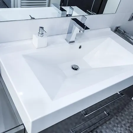 Sunny Spell With Free Parking And Garden ザダル