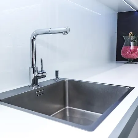 Sunny Spell With Free Parking And Garden