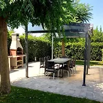 Sunny Spell With Free Parking And Garden Pensión