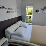 Pensión Sunny Spell With Free Parking And Garden Zadar