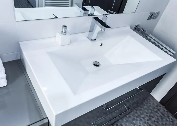 Sunny Spell With Free Parking And Garden زادار